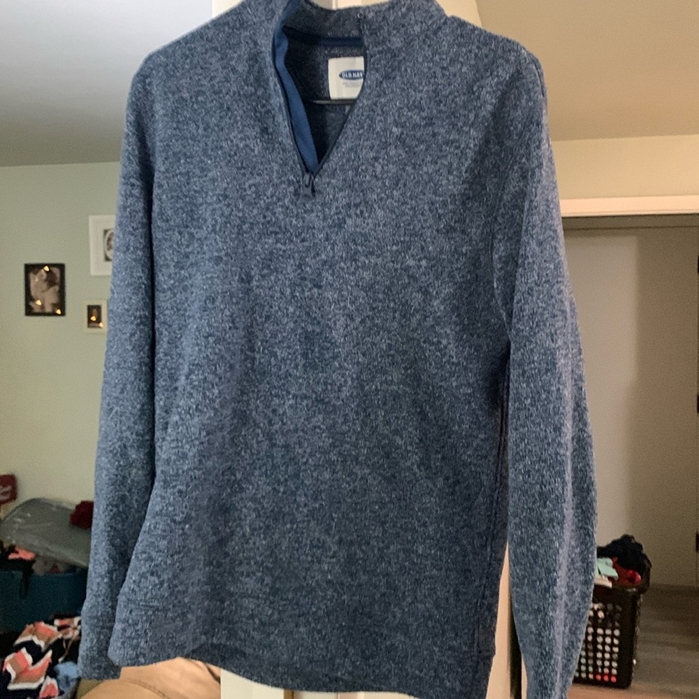 Men’s old navy sweater